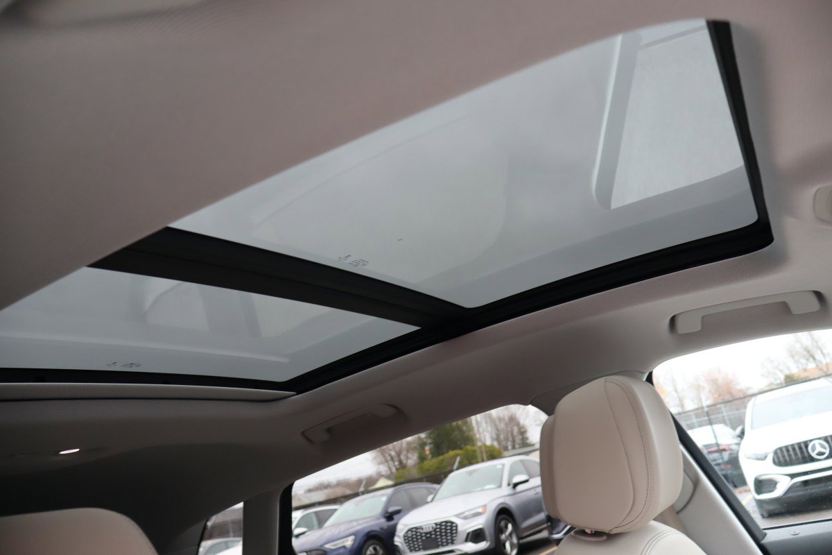 Used 2021 Audi e-tron Premium w/ Convenience Plus Package image 17