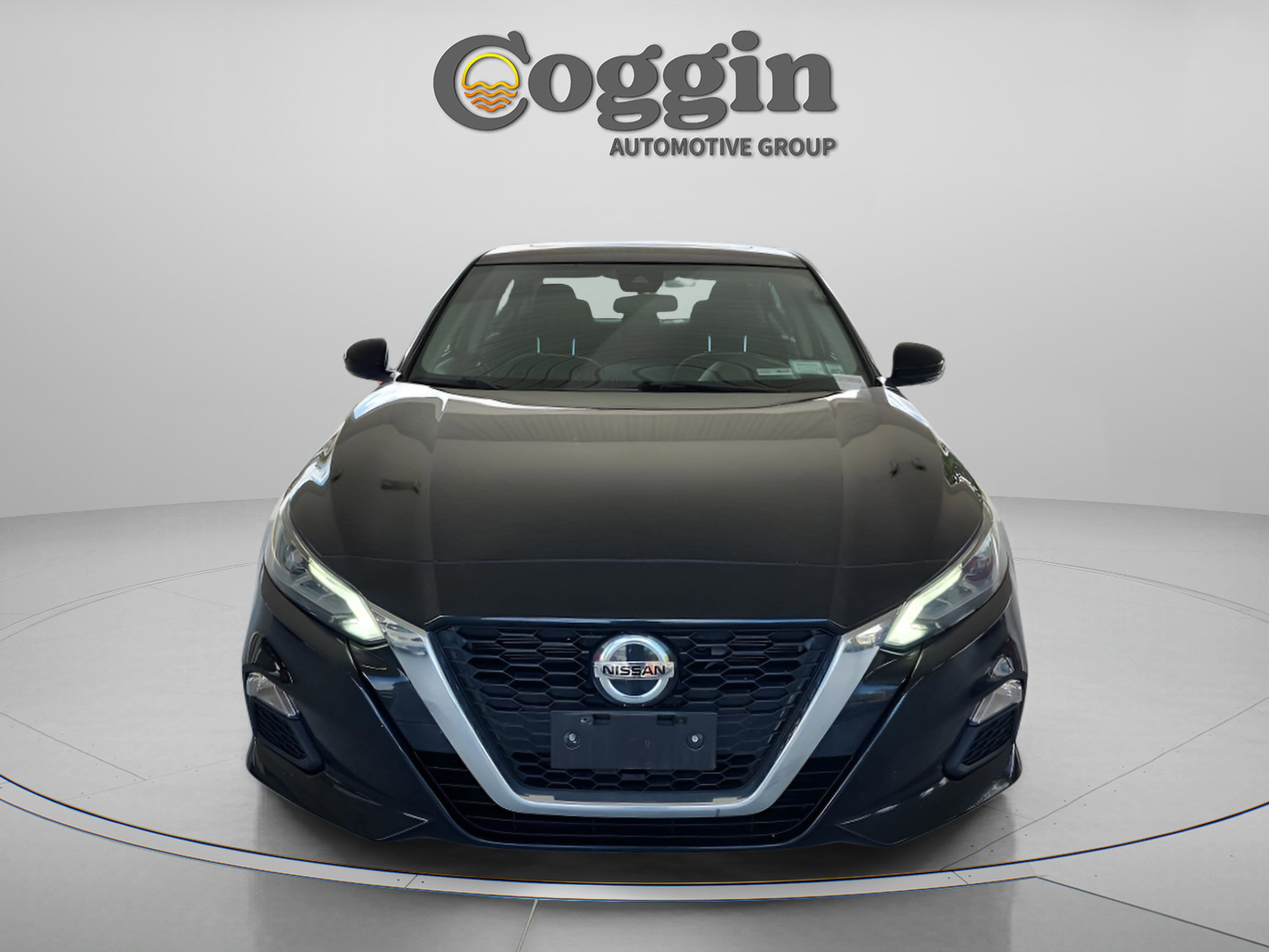 Used 2022 Nissan Altima 2.5 SV w/ SV Premium Package FWD image 9