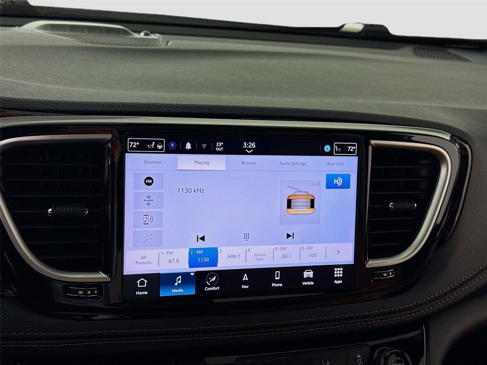 Used 2023 Chrysler Pacifica Pinnacle image 9