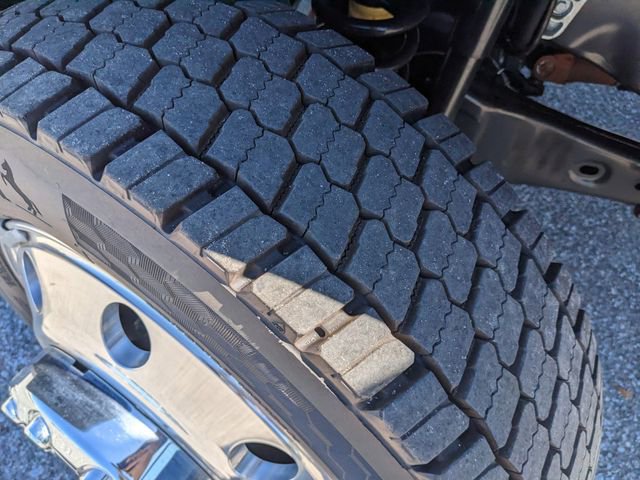 Used 2025 Ford F450 Platinum w/ FX4 Off-Road Package image 35