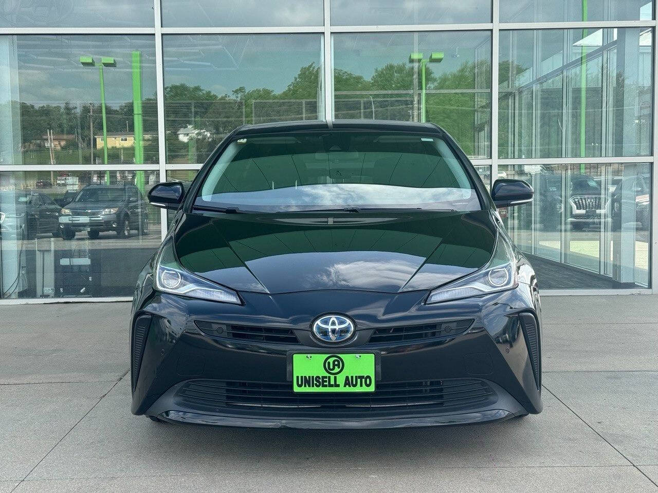 Used 2022 Toyota Prius LE AWD/4WD image 3