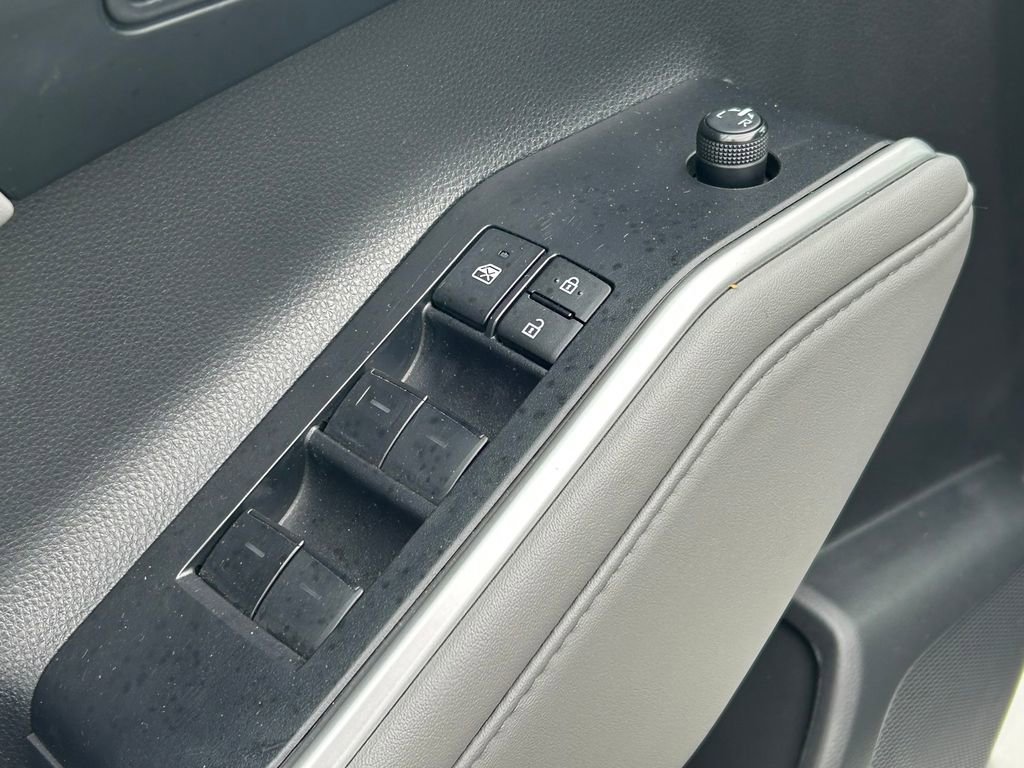 Used 2023 Toyota Highlander XLE image 21