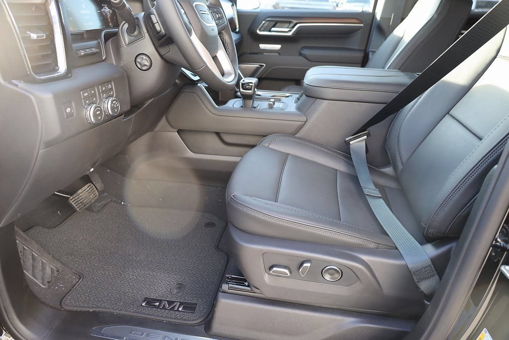 New 2026 GMC Sierra 1500 Denali w/ Technology Package AWD/4WD image 11