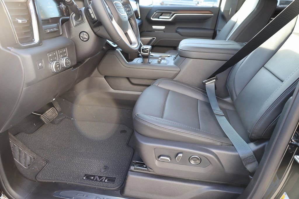 New 2026 GMC Sierra 1500 Denali w/ Technology Package AWD/4WD image 11