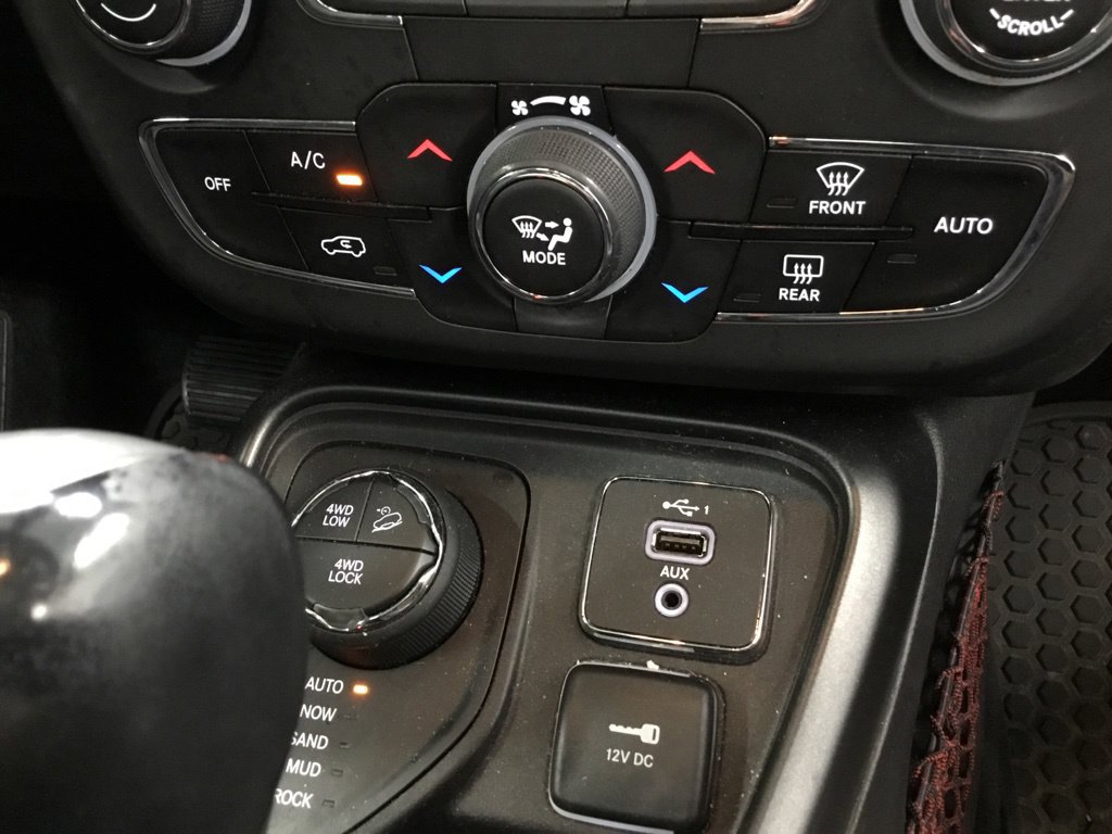 Used 2019 Jeep Compass Trailhawk w/ Leather Interior Group AWD/4WD image 28
