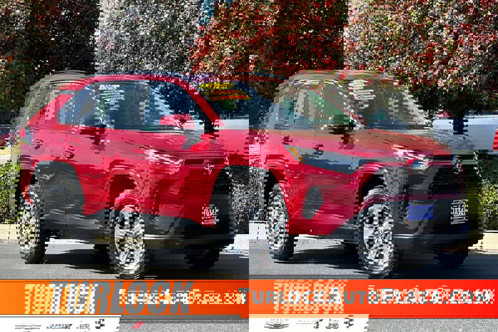 Used 2023 Toyota RAV4 XLE image 1