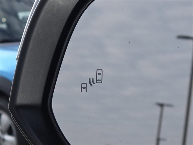 Used 2023 Toyota Highlander L image 12