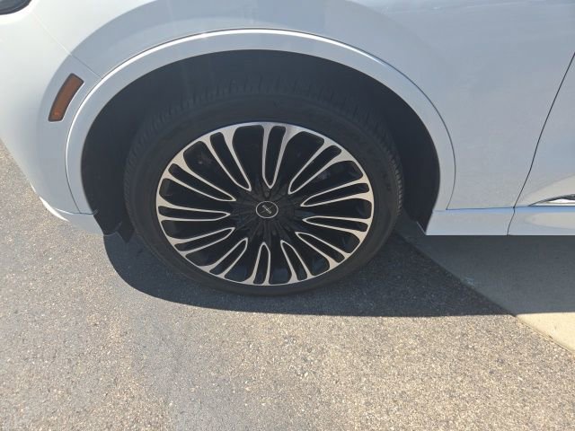 Certified 2025 Lincoln Aviator Black Label AWD/4WD image 20