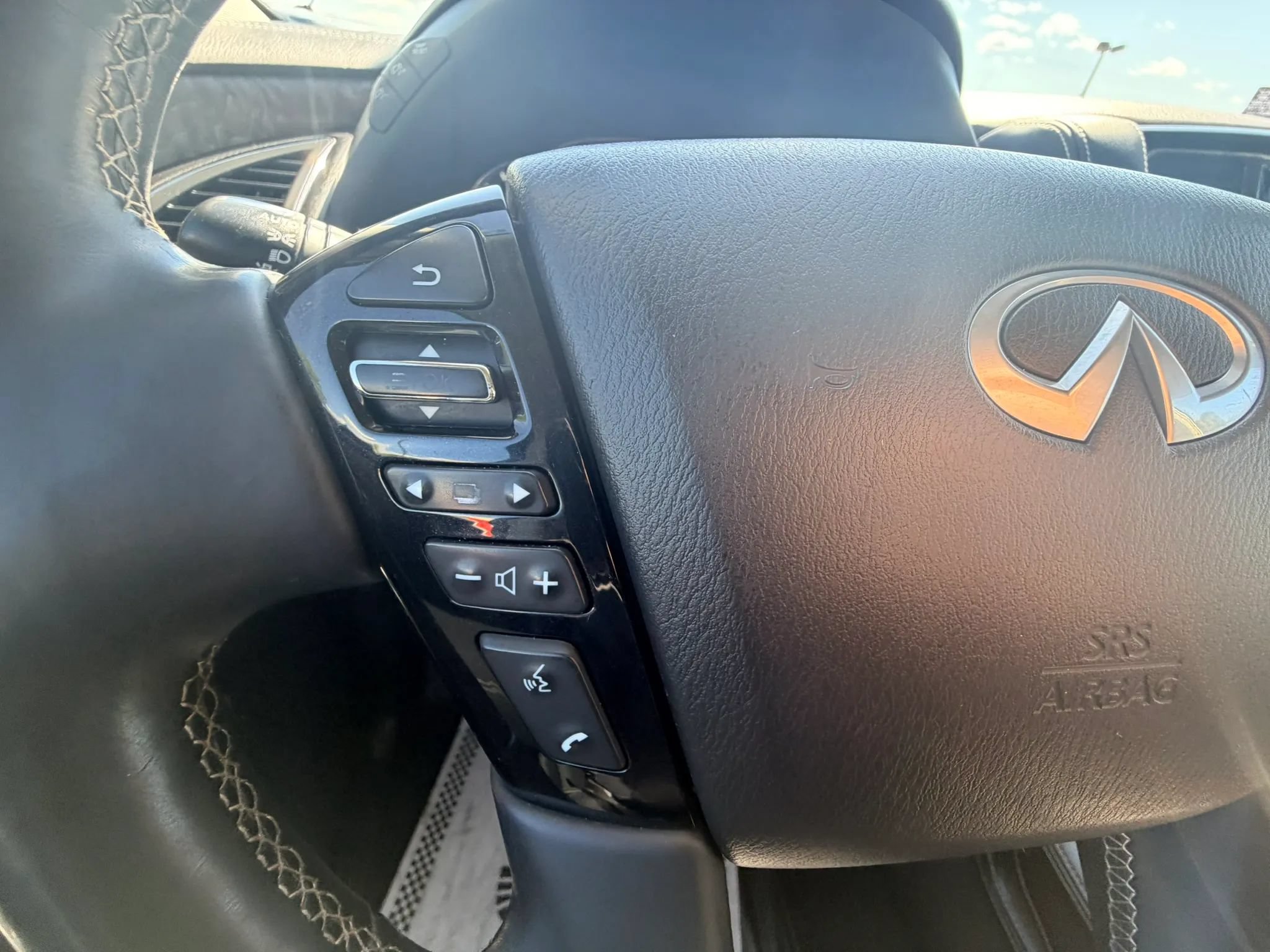 Used 2021 INFINITI QX80 Premium Select w/ All-Season Package AWD/4WD image 14