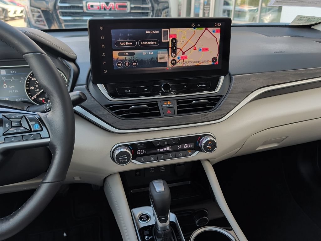 Used 2024 Nissan Altima 2.5 SL FWD image 20