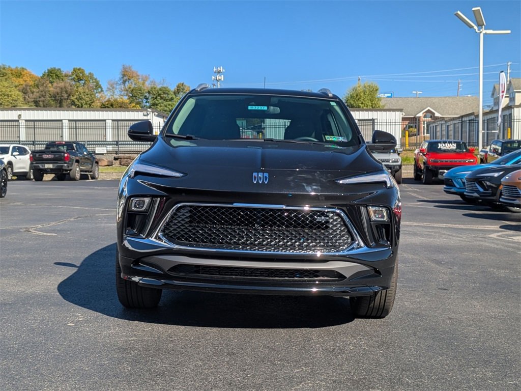 New 2025 Buick Encore GX Sport Touring image 2