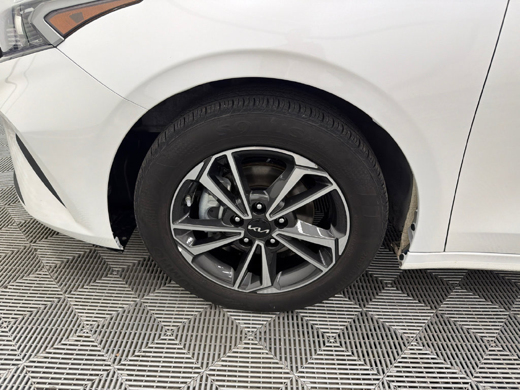 Used 2024 Kia Forte LXS FWD image 11