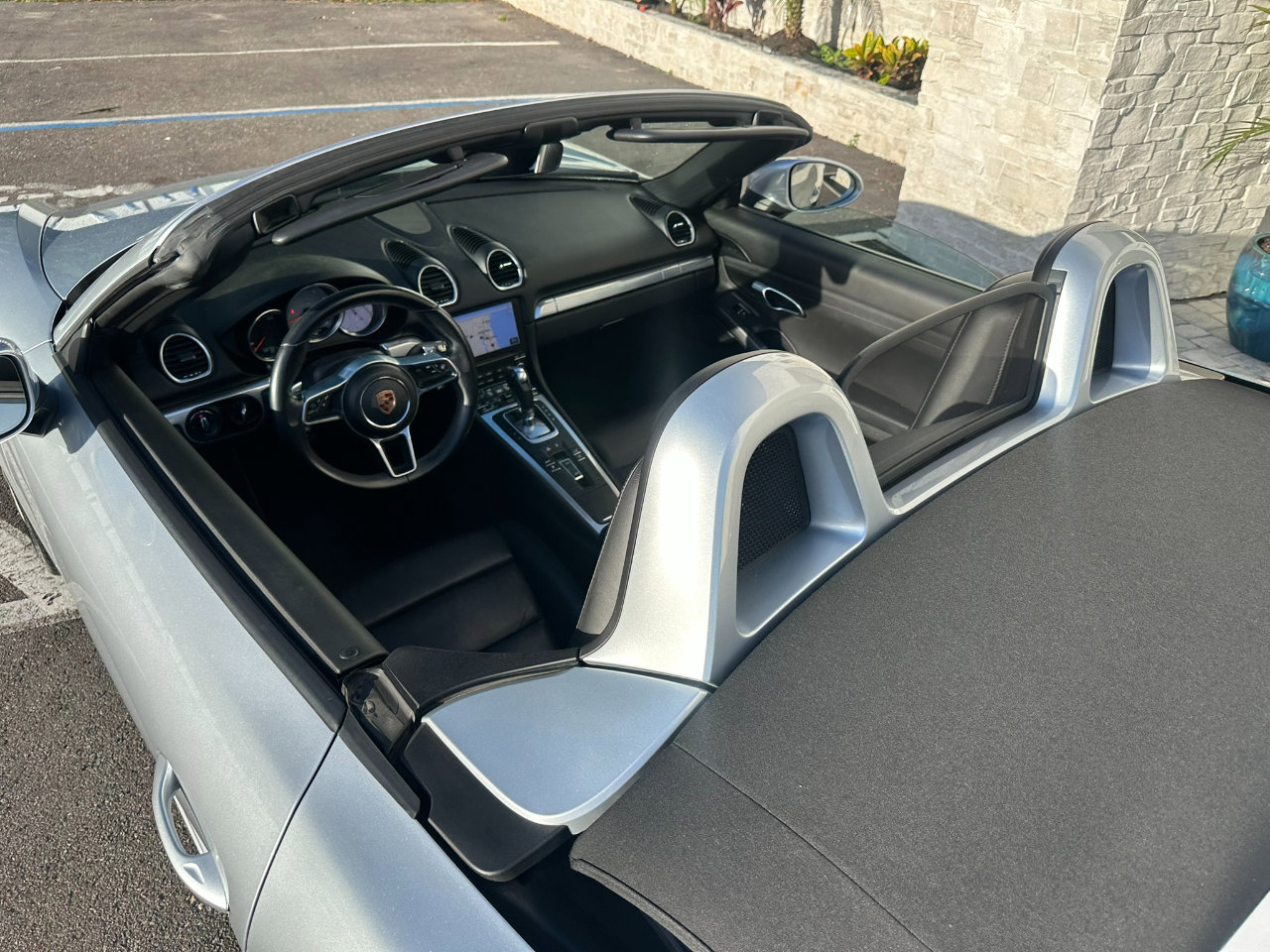 Used 2017 Porsche 718 Boxster S image 12