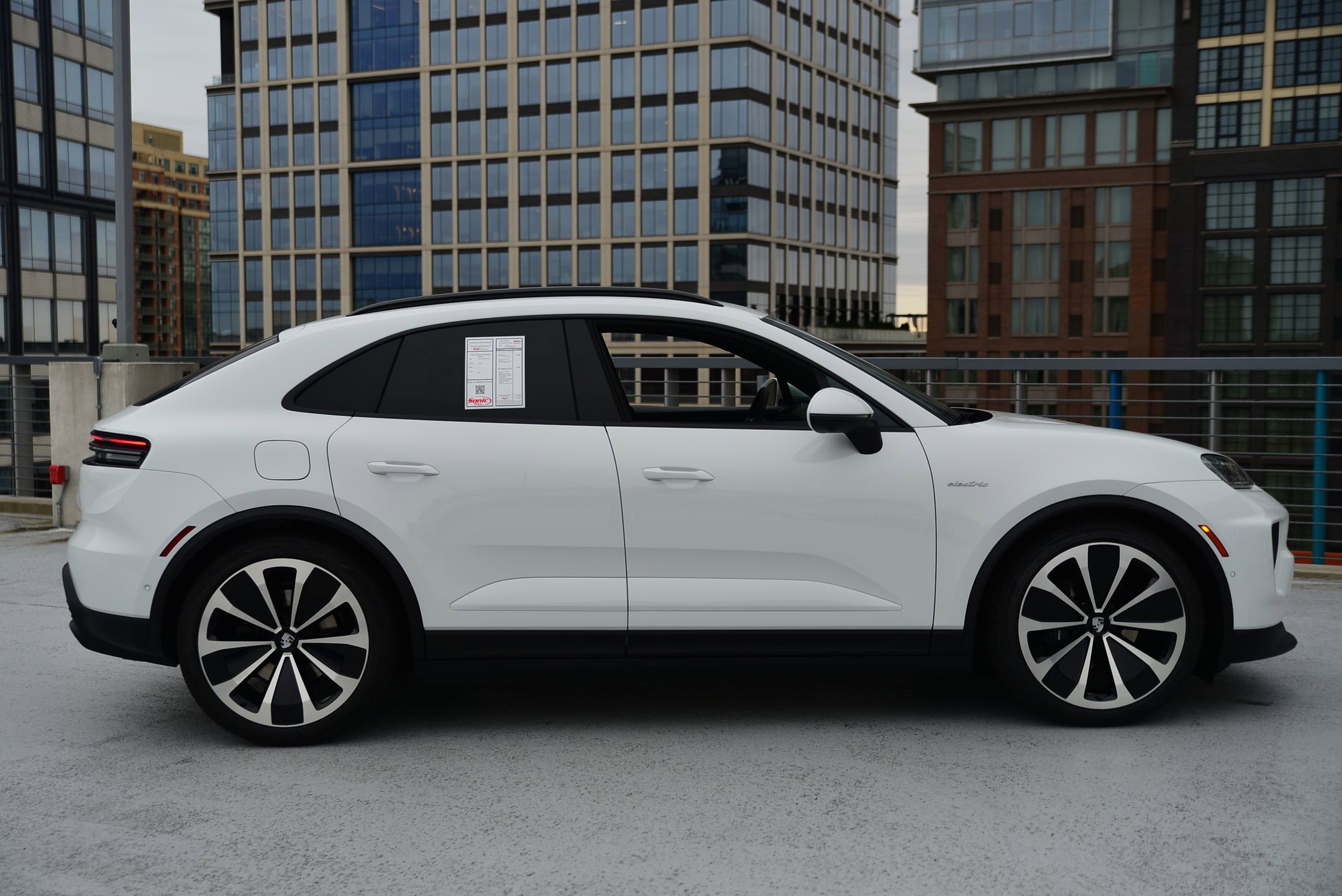 New 2025 Porsche Macan Electric RWD image 8