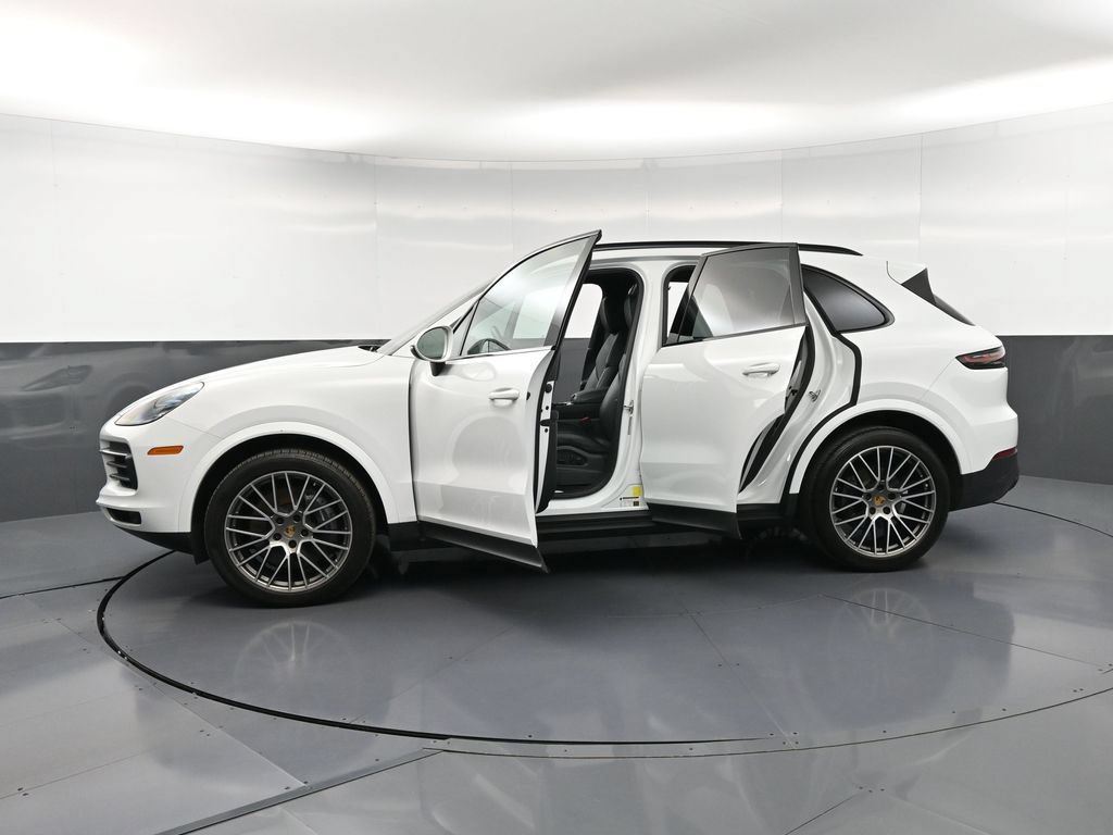 Certified 2022 Porsche Cayenne Platinum Edition AWD/4WD image 36