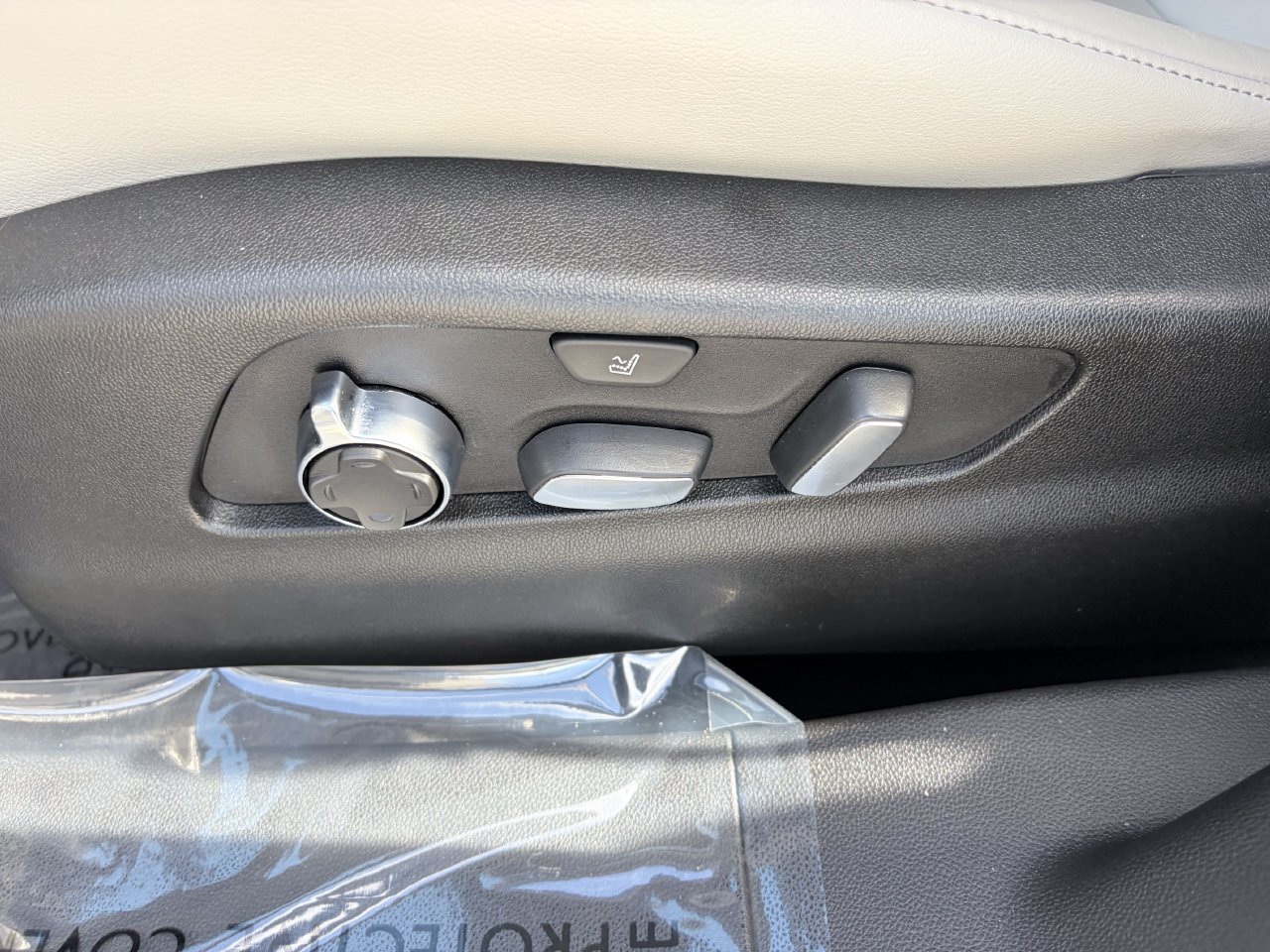 Used 2021 Cadillac XT4 Premium Luxury FWD image 19
