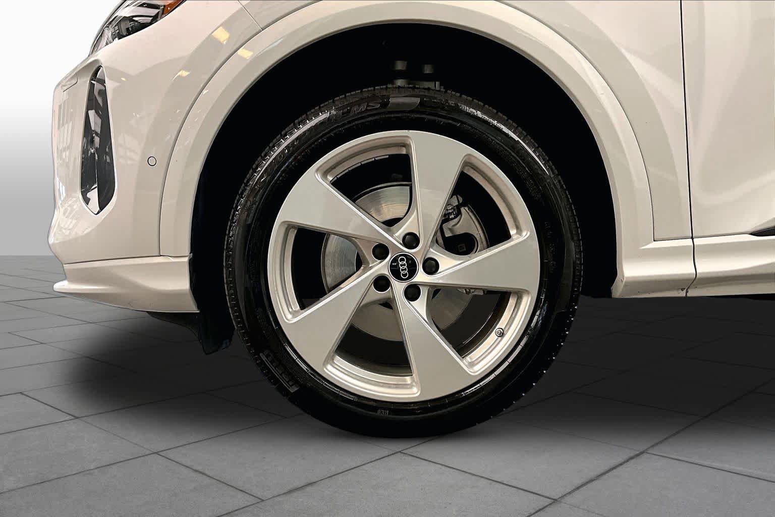 Used 2025 Audi Q5 Premium Plus w/ Premium Plus AWD/4WD image 11