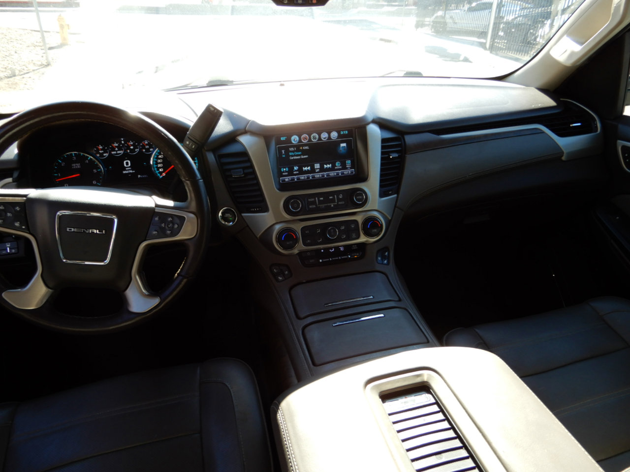 Used 2018 GMC Yukon Denali image 18