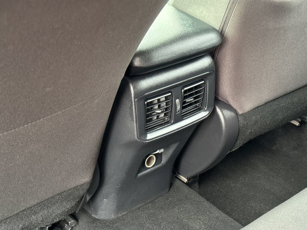Used 2025 Toyota RAV4 LE AWD/4WD image 37