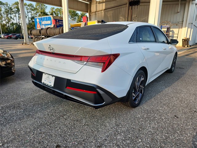 New 2025 Hyundai Elantra SEL w/ Cargo Package image 3