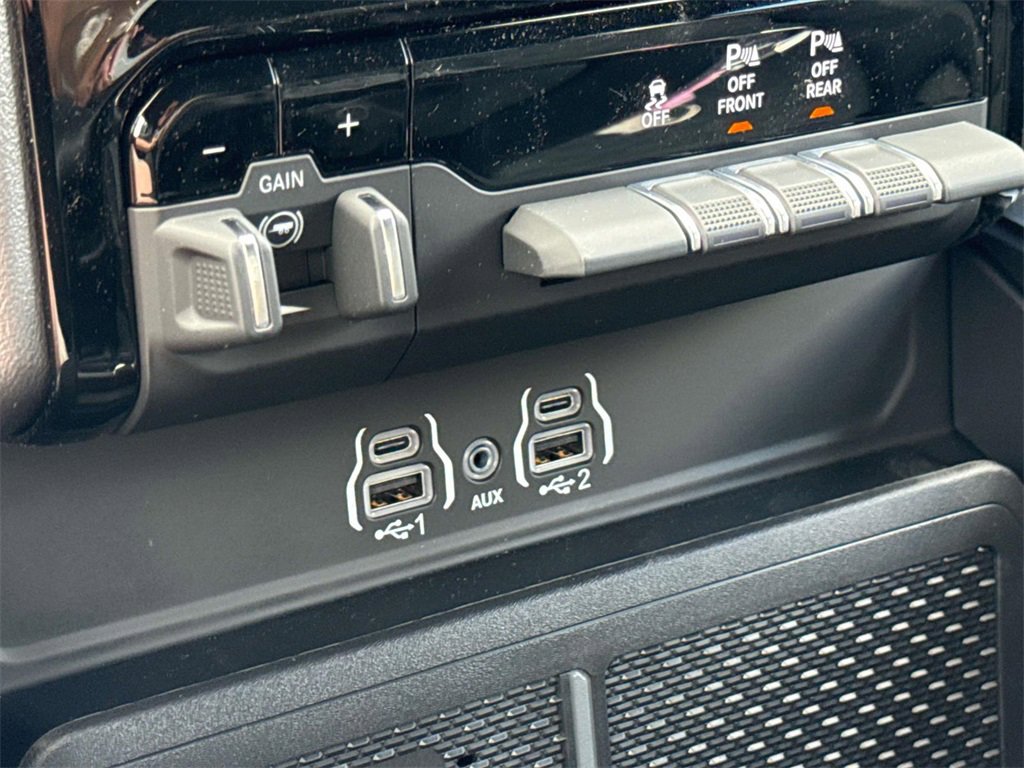 New 2026 RAM 1500 4x4 Crew Cab image 24