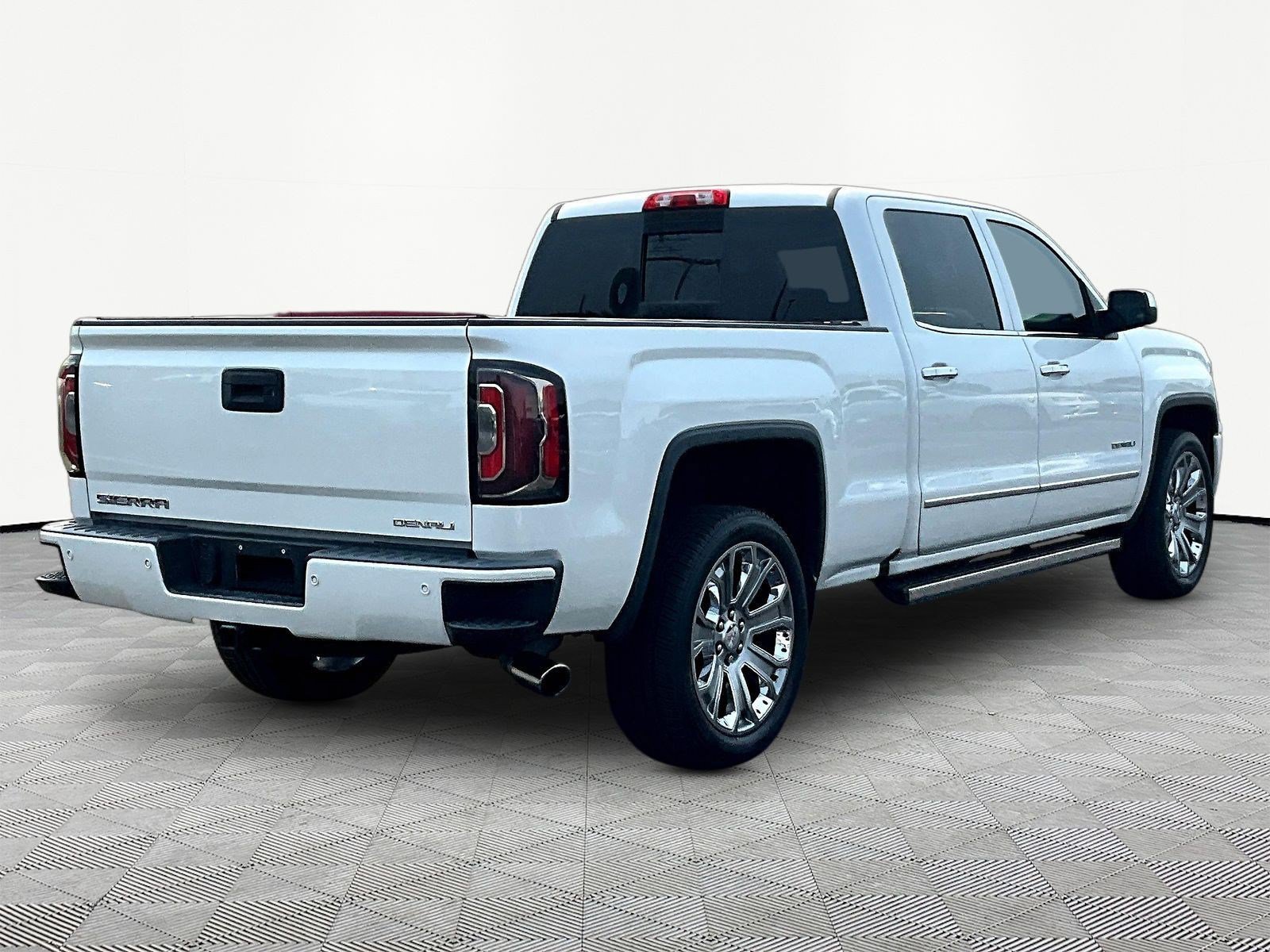 Used 2018 GMC Sierra 1500 Denali w/ Denali Ultimate Package AWD/4WD image 6