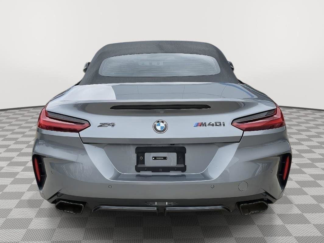 Used 2025 BMW Z4 M40i w/ Premium Package image 5
