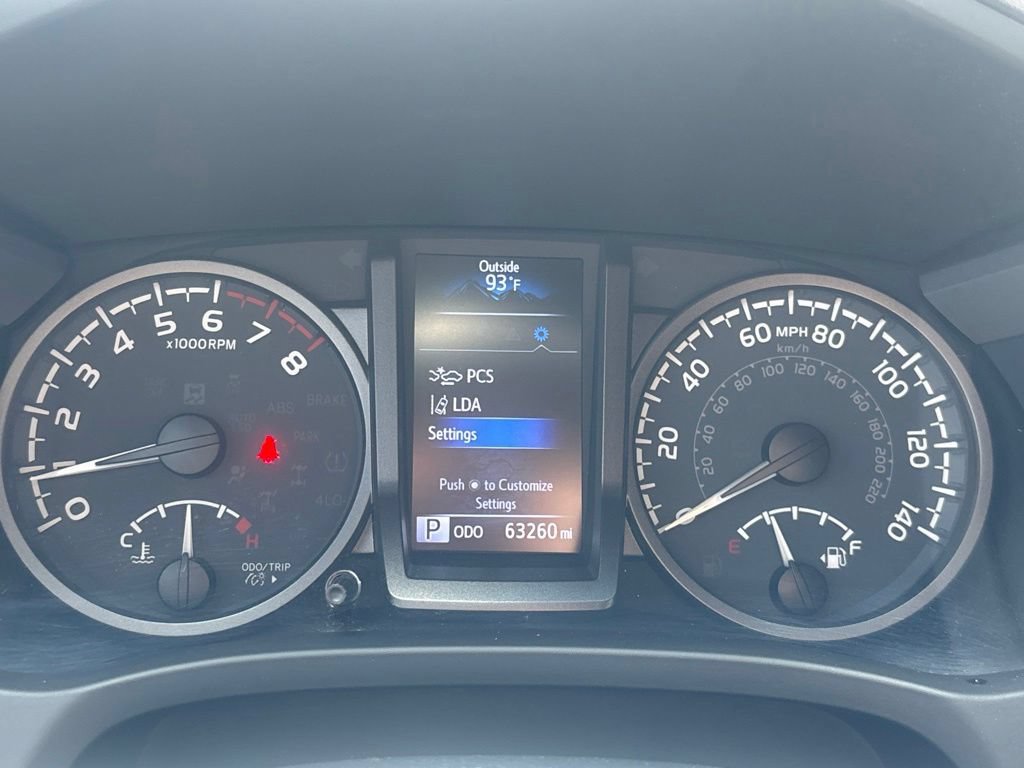 Used 2022 Toyota Tacoma TRD Off-Road AWD/4WD image 23
