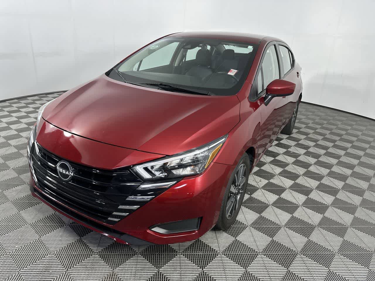 Used 2025 Nissan Versa SV FWD image 3