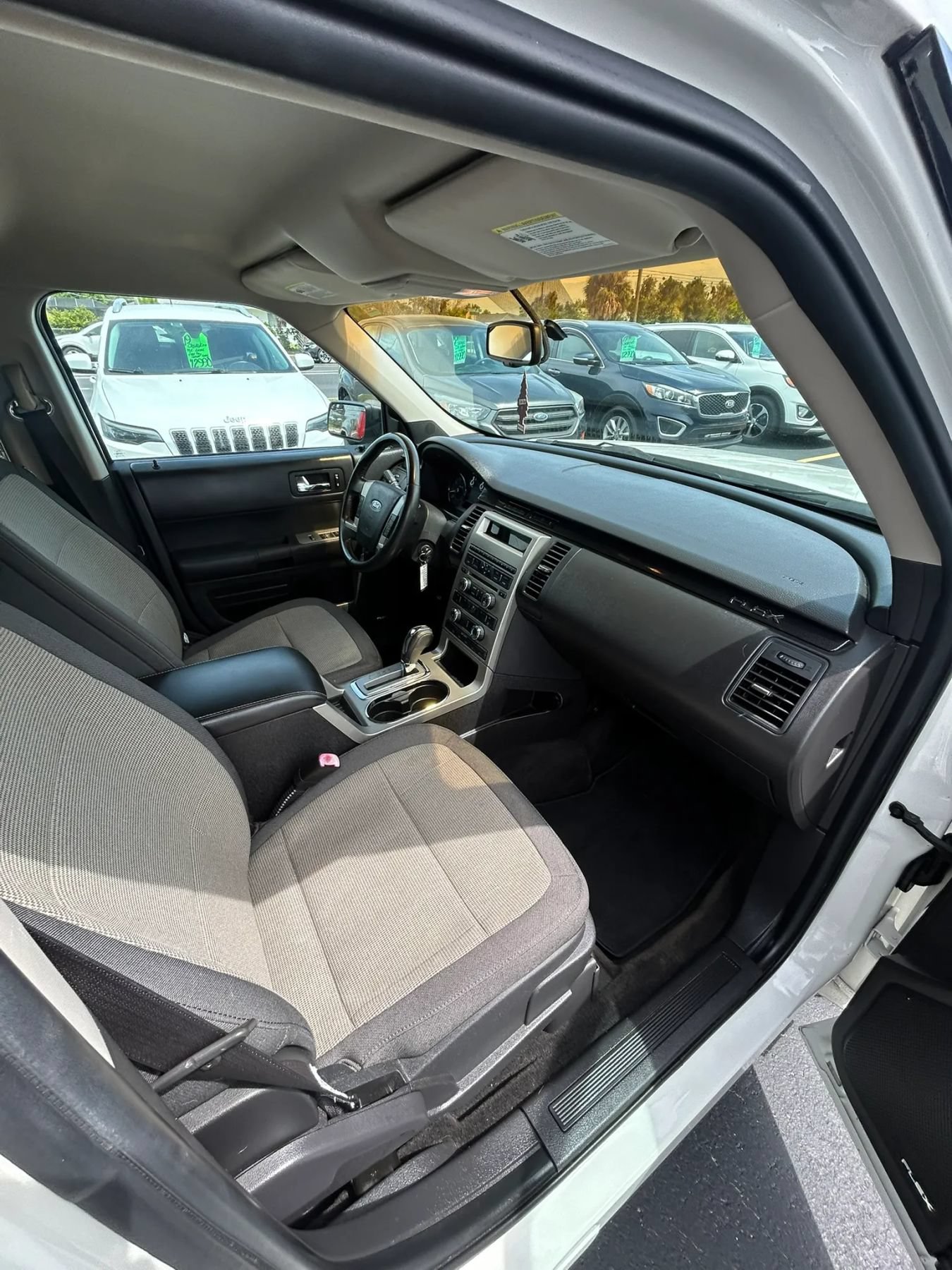 Used 2010 Ford Flex SE FWD image 10