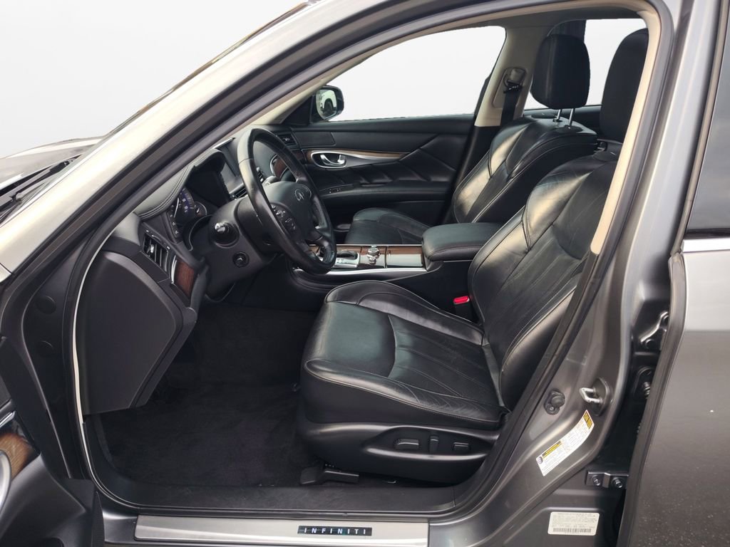 Used 2016 INFINITI Q70 L 5.6 w/ V8 Deluxe Technology Package image 19