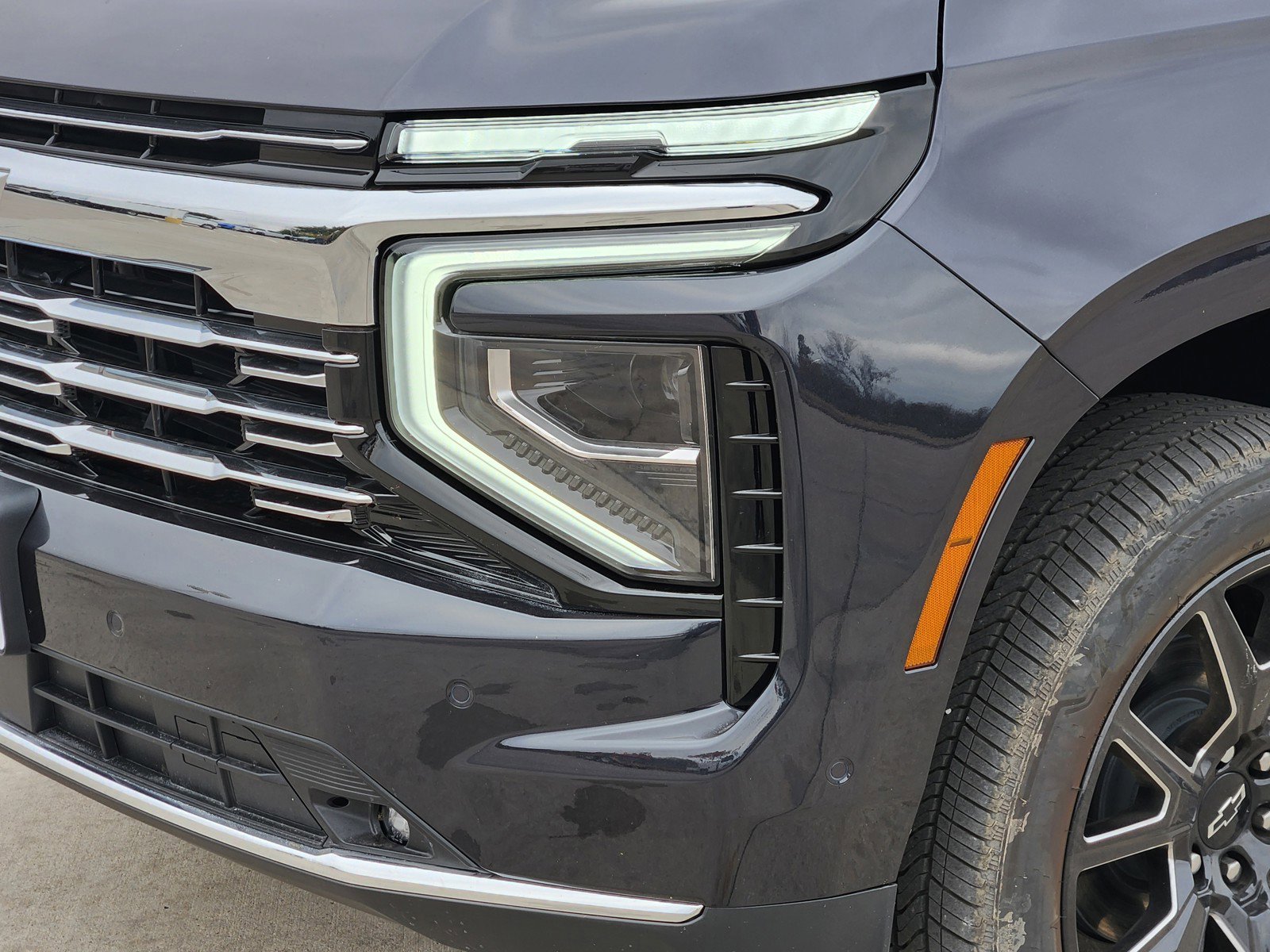 New 2026 Chevrolet Suburban Premier image 6