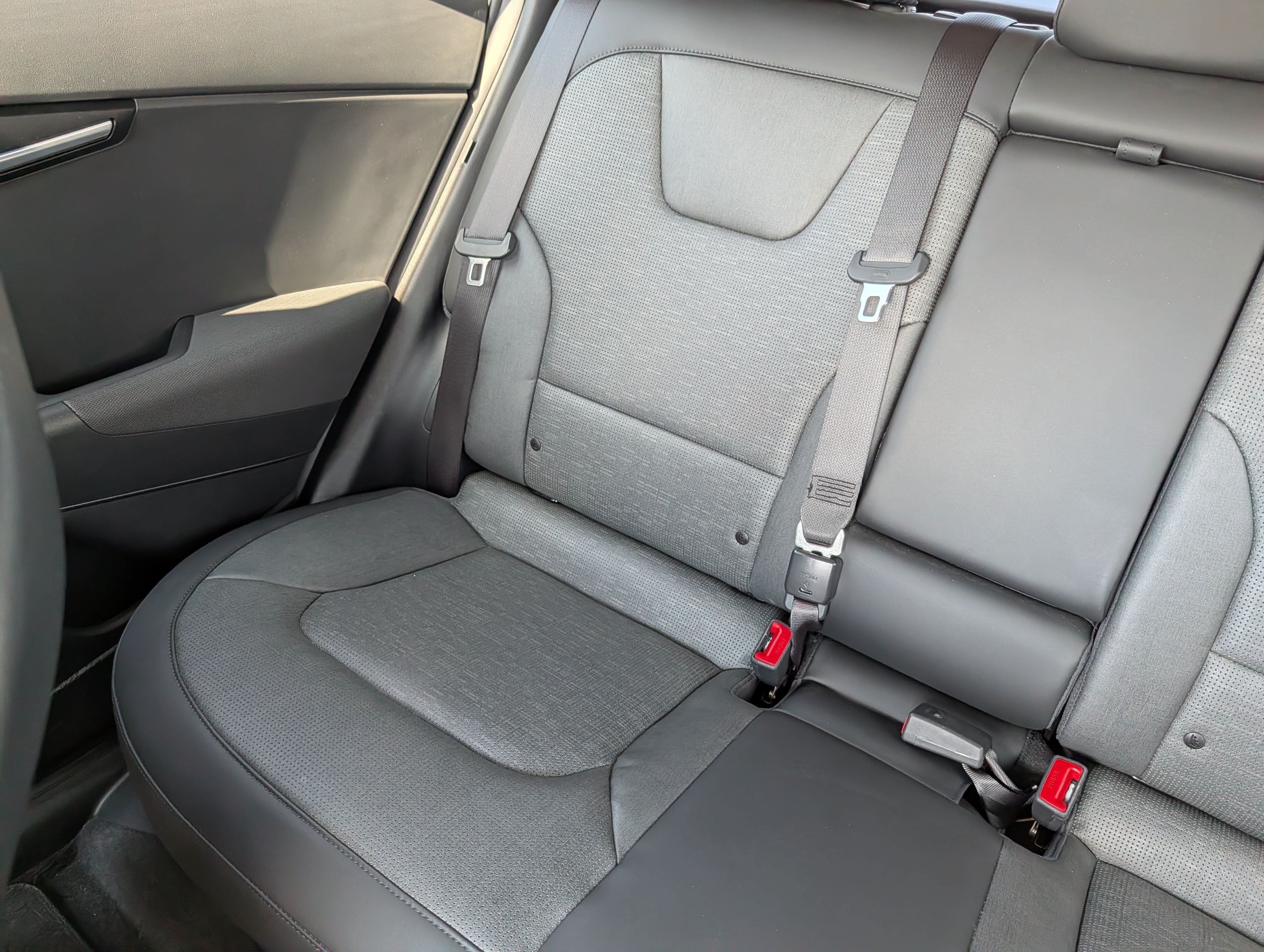 Certified 2024 Kia Niro Wave w/ Wave Preserve Package FWD image 16