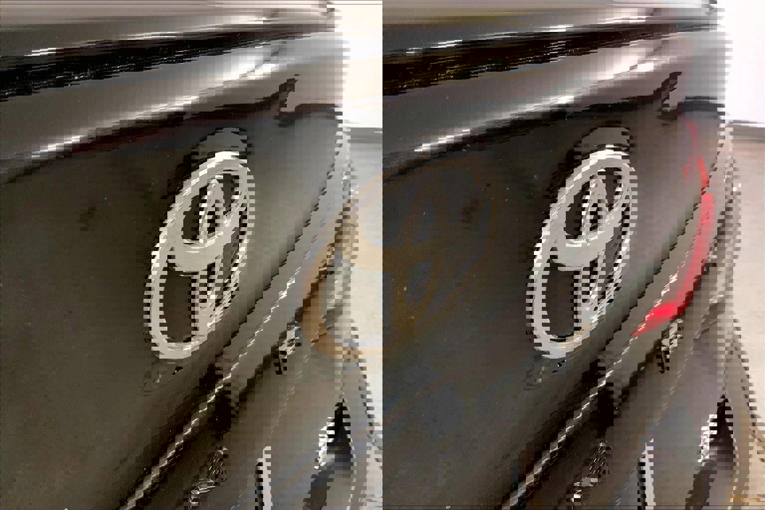 Used 2025 Toyota Camry SE image 29