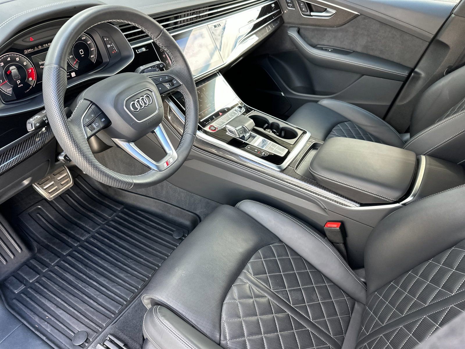 Used 2024 Audi SQ7 Prestige AWD/4WD image 9