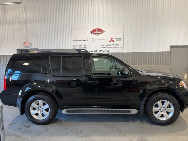 Used 2011 Nissan Pathfinder SV w/ Protection Pkg image 2