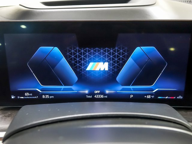 Used 2023 BMW X7 M60i w/ Executive Package image 19