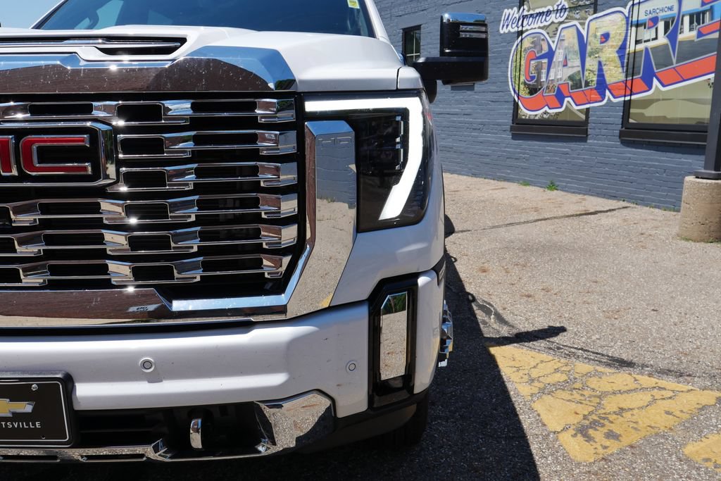 Used 2026 GMC Sierra 3500 Denali w/ Denali Reserve Package AWD/4WD image 3