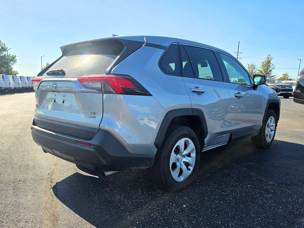 Used 2025 Toyota RAV4 LE AWD/4WD image 8