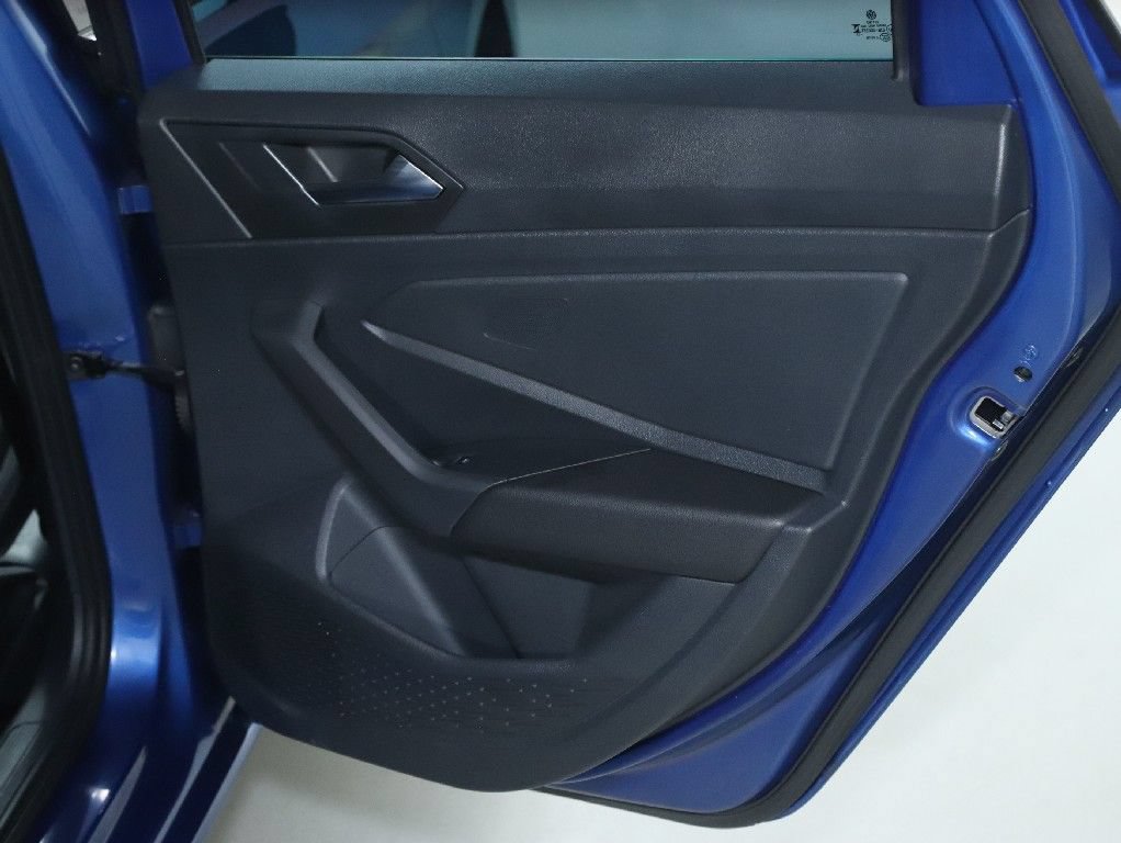 Used 2023 Volkswagen Jetta SE FWD image 31
