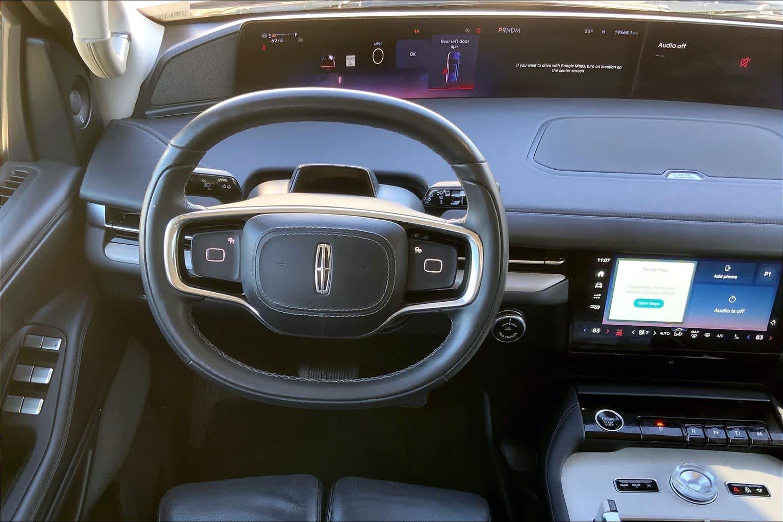Used 2025 Lincoln Navigator Reserve AWD/4WD image 10