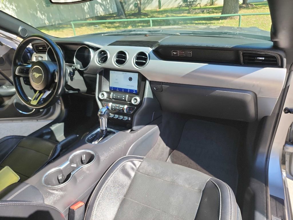 Used 2020 Ford Mustang Premium image 31