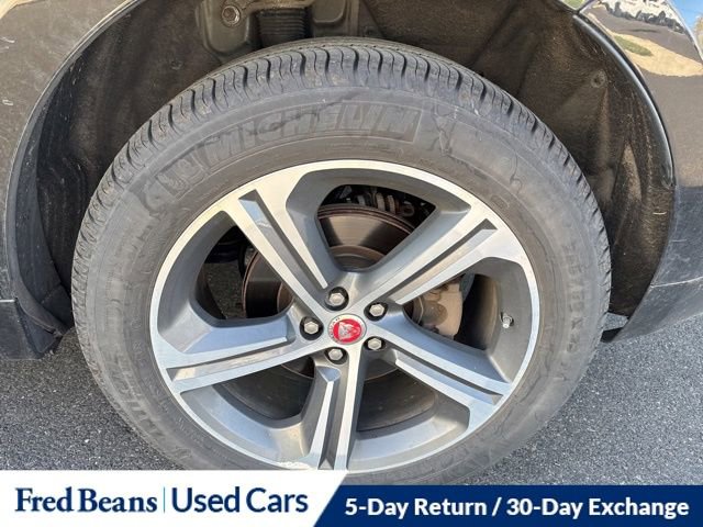 Used 2019 Jaguar F-PACE R-Sport image 8
