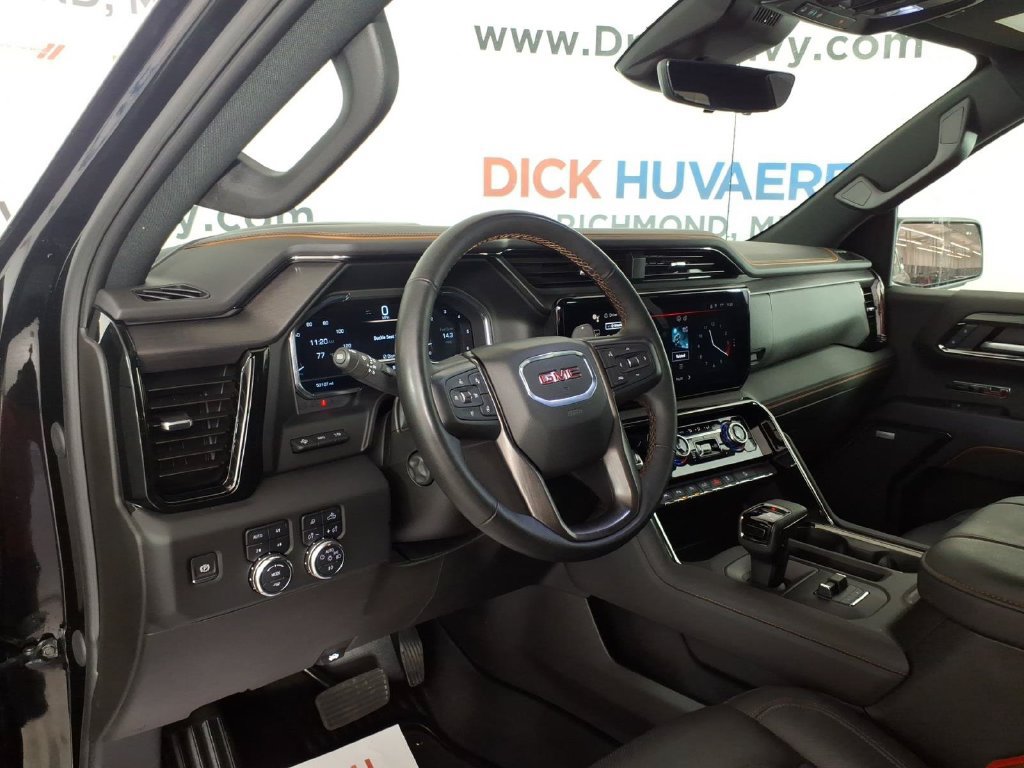 Used 2024 GMC Sierra 1500 AT4 w/ Technology Package AWD/4WD image 12