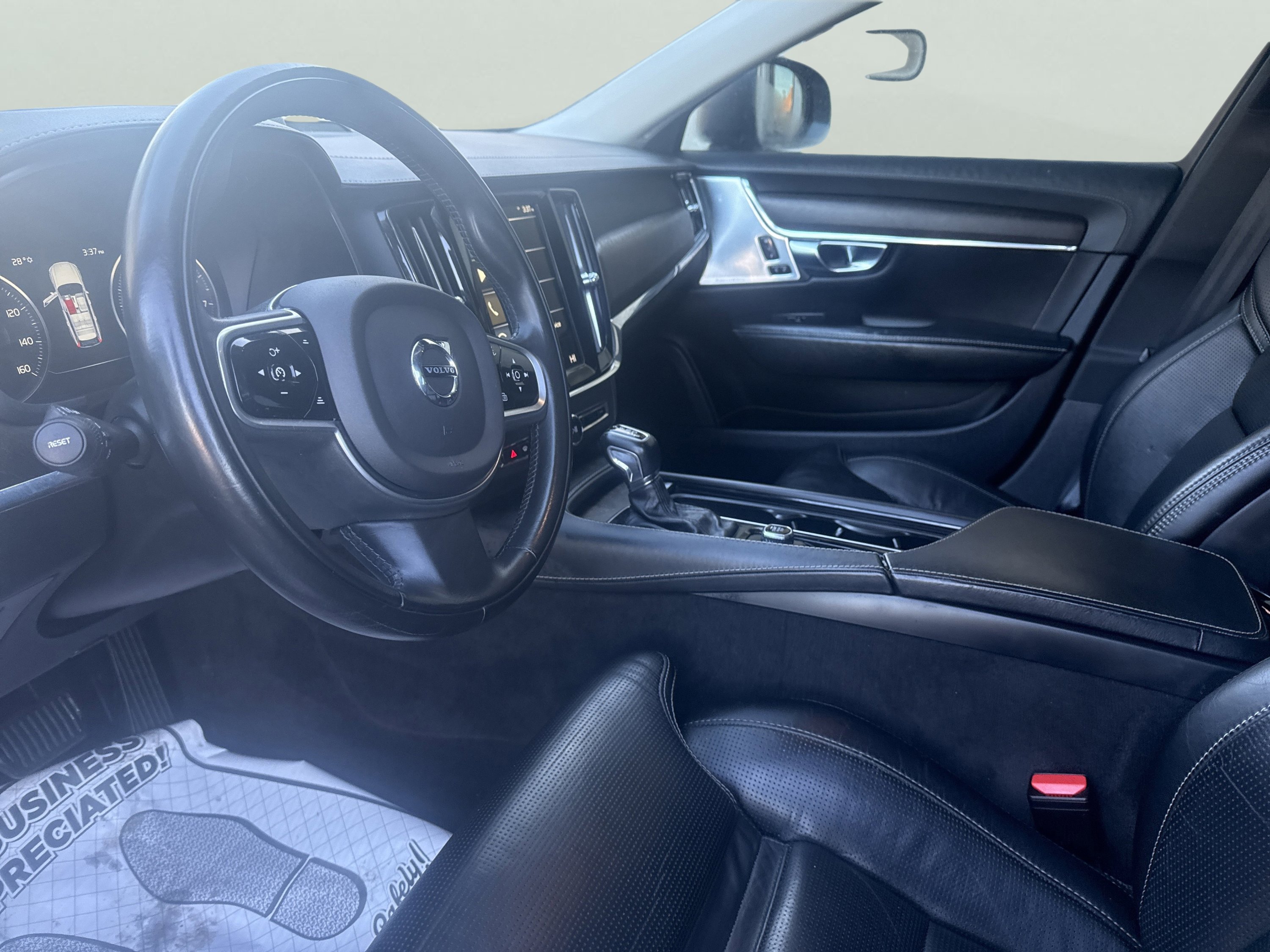 Used 2020 Volvo V90 T6 Cross Country image 18