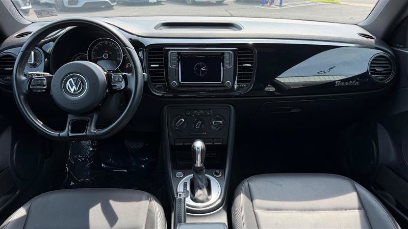 Used 2018 Volkswagen Beetle 2.0T FWD image 17
