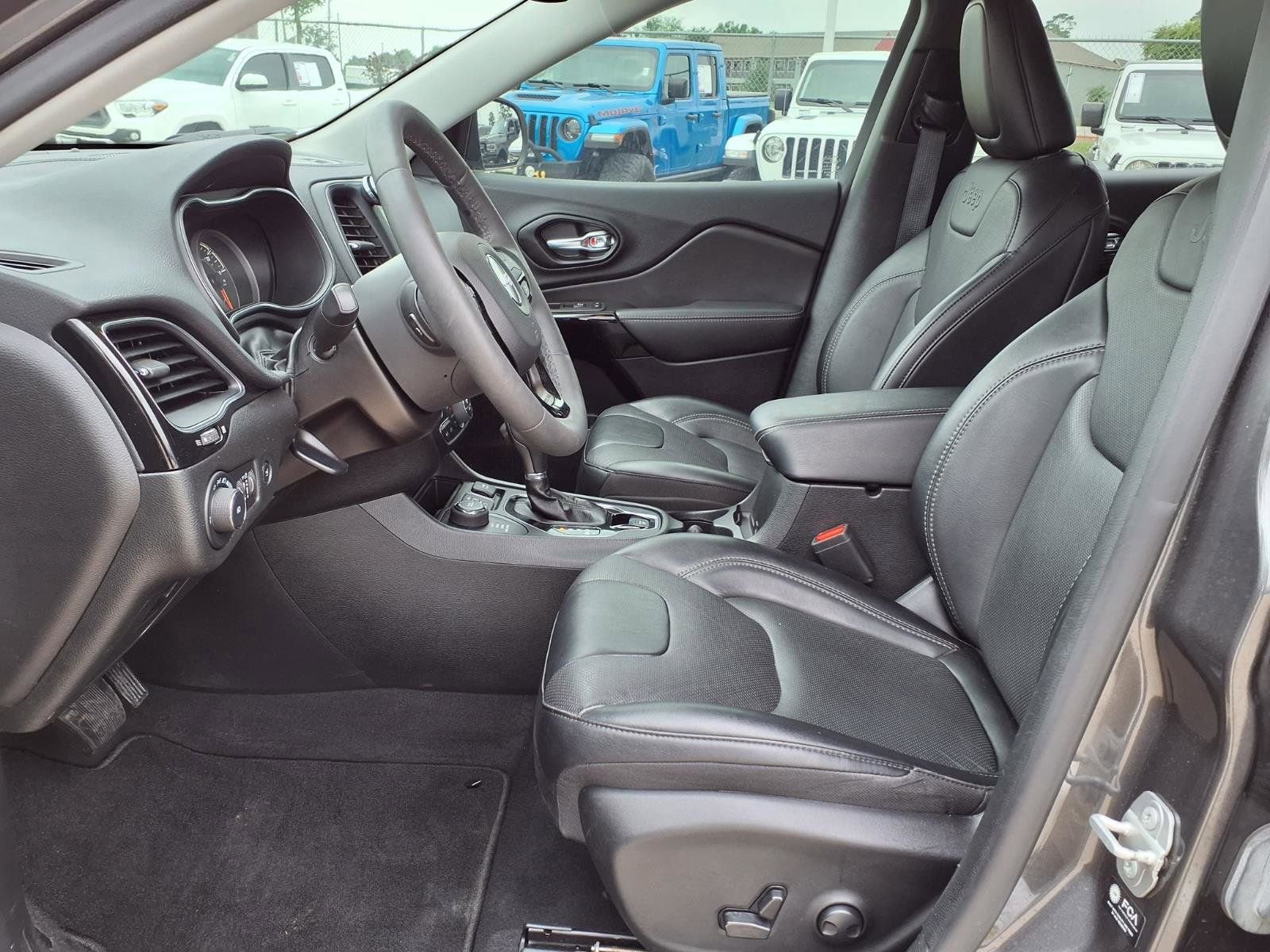 Used 2023 Jeep Cherokee Altitude Lux AWD/4WD image 19