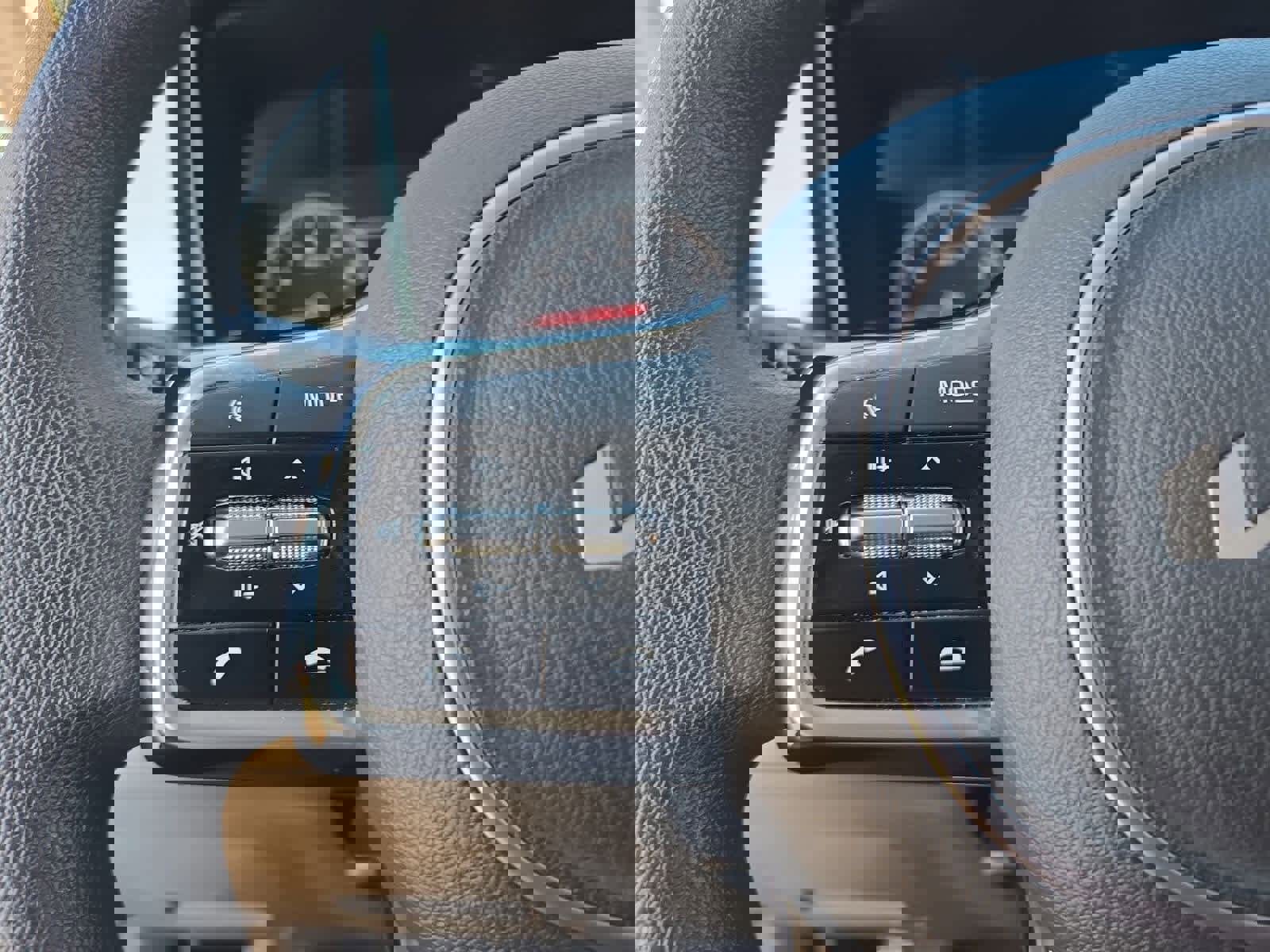 Used 2023 Kia Sorento LX image 22