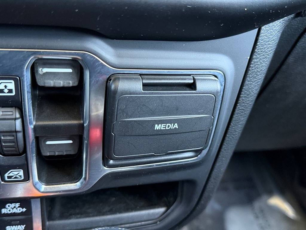 Used 2021 Jeep Wrangler Unlimited Rubicon w/ Steel Bumper Group image 23