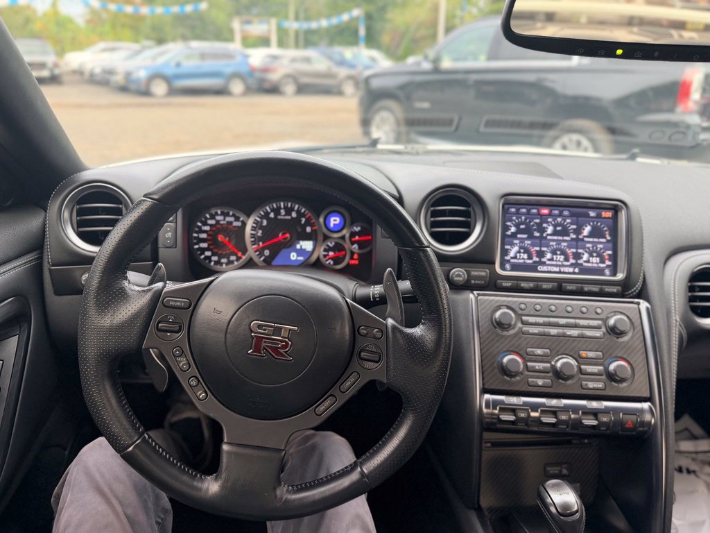 Used 2015 Nissan GT-R Premium AWD/4WD image 22